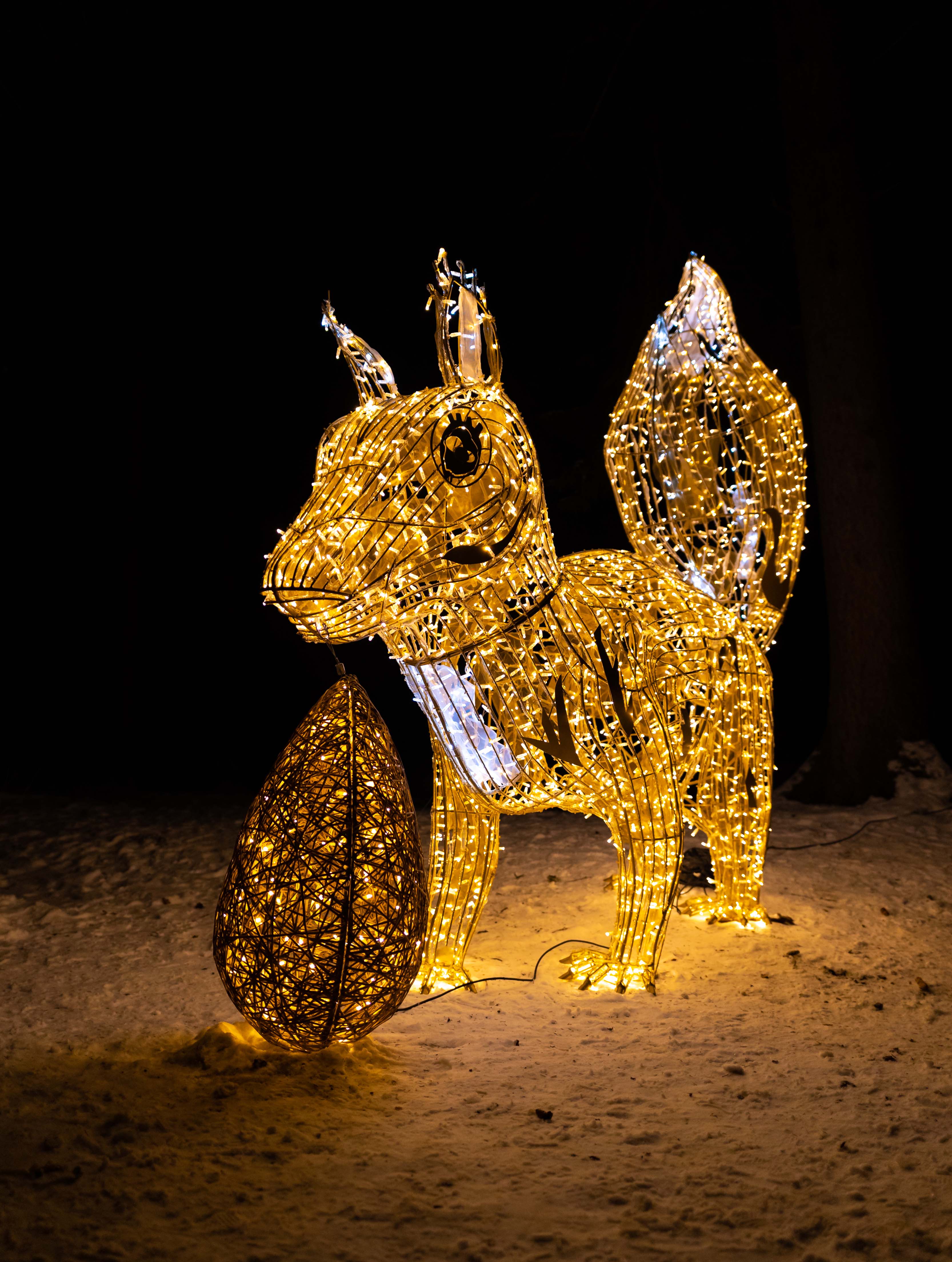 Festive illuminated characters Bear Hug and Eichhörnli at Zauberwald Lenzerheide – MK Illumination Switzerland X-Mas Challenge.